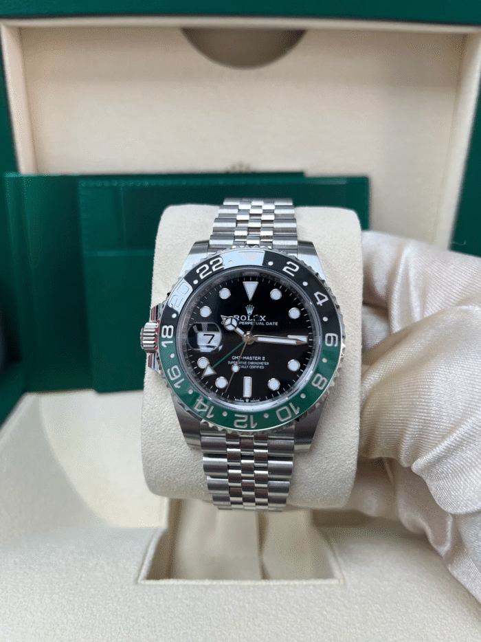 Super Clone Rolex GMT-Master II 126720VTNR Sprite with green and black bezel, left-hand crown – Swiss 1:1 GMT replica watch